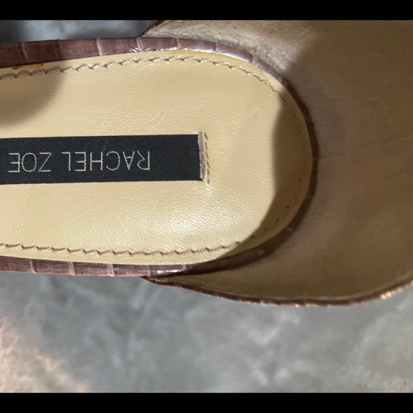 Designer Shoe - Picture 3 of 4